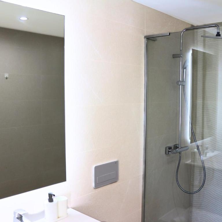 Lux ApartlPrivate lagoon-BeachlPoollRelaxlNear Sea - Apartamento de 2 dormitorios - 20