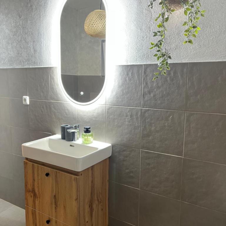 Una - Three-Bedroom House - 47