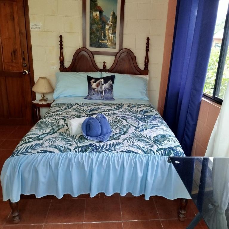 Larita' Rose MINDO Hospedaje y casita de Campo Los Guayabales - Habitación Doble con baño privado - 4