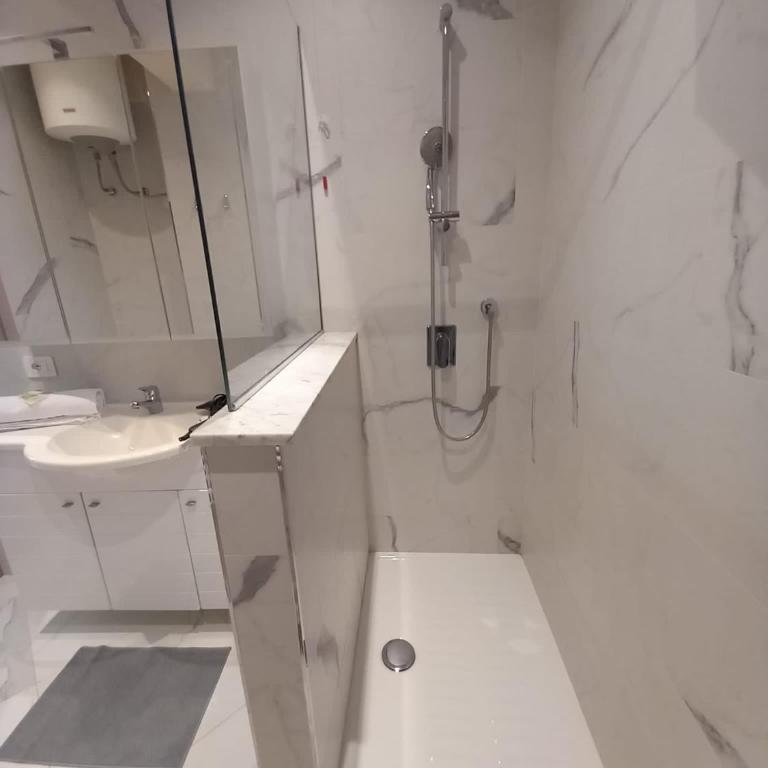 Casa Ale - One-Bedroom Apartment - 9