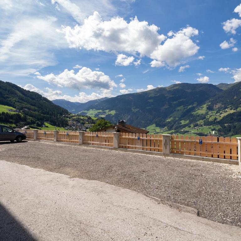 Gästehaus Rahm - Familie Wechselberger - Apartment mit Aussicht und Balkon - 10