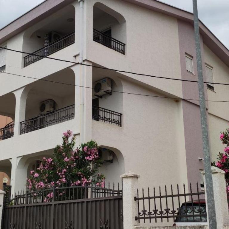Apartmani Vedrana Sutomore - Apartman sa 1 Spavaćom Sobom - 8
