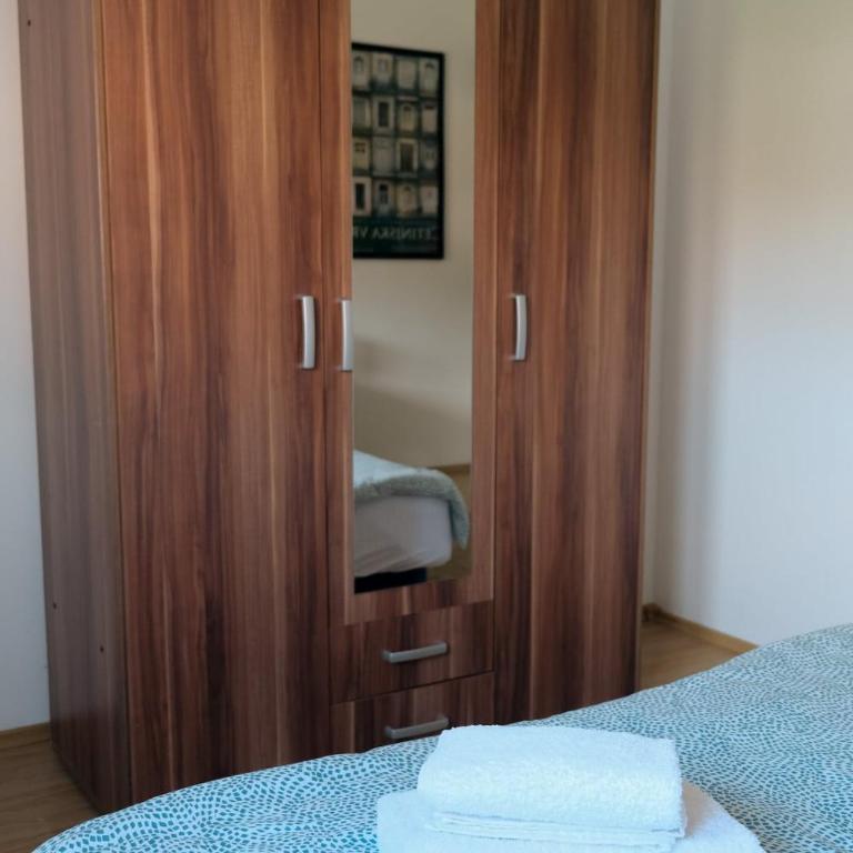 Olivers Cozy and Spacious Apt - Apartman sa 2 Spavaće Sobe - 5