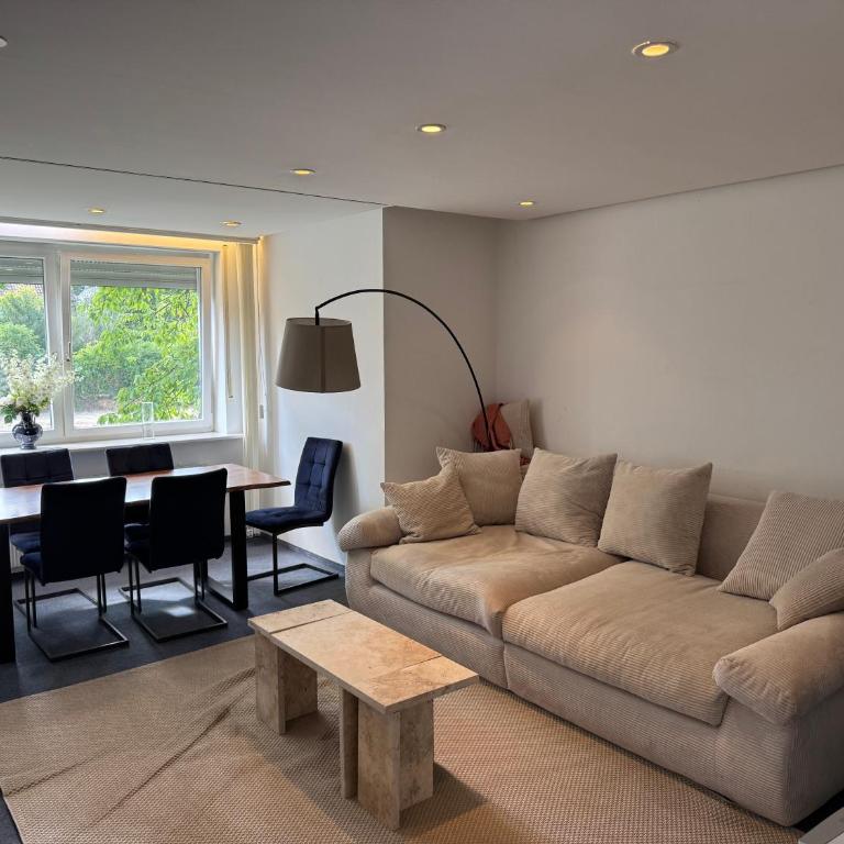 Quiet Family Apartment - 10 min to Center & Oktoberfest - Free Parking - near Nymphenburg Palace & Botanical Garden - Apartment mit 3 Schlafzimmern - 1