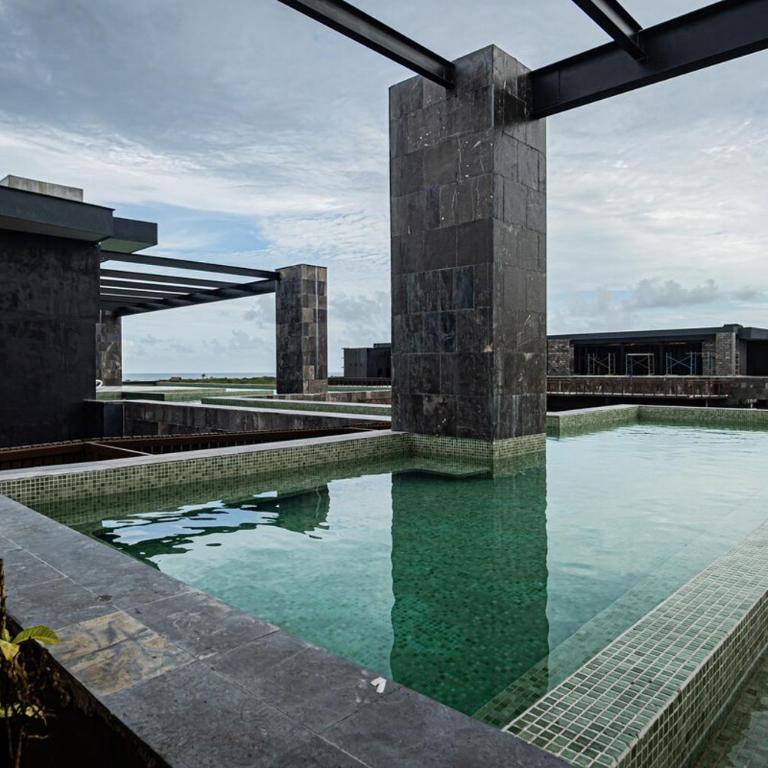 Rooftop Ocean View 10min Walk to Beach - One-Bedroom Apartment - 12