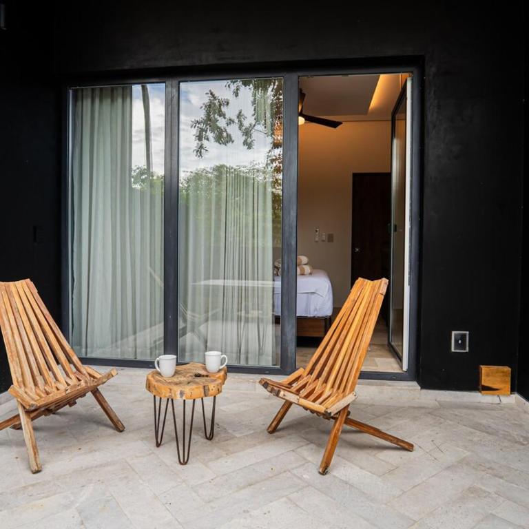 Rooftop Ocean View 10min Walk to Beach - One-Bedroom Apartment - 14