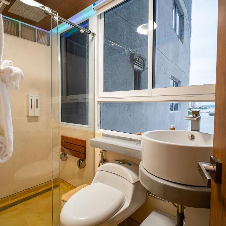 Olas Doradas - Jacuzzi & Sunsets - Two-Bedroom Apartment with Balcony and Sea View - 10