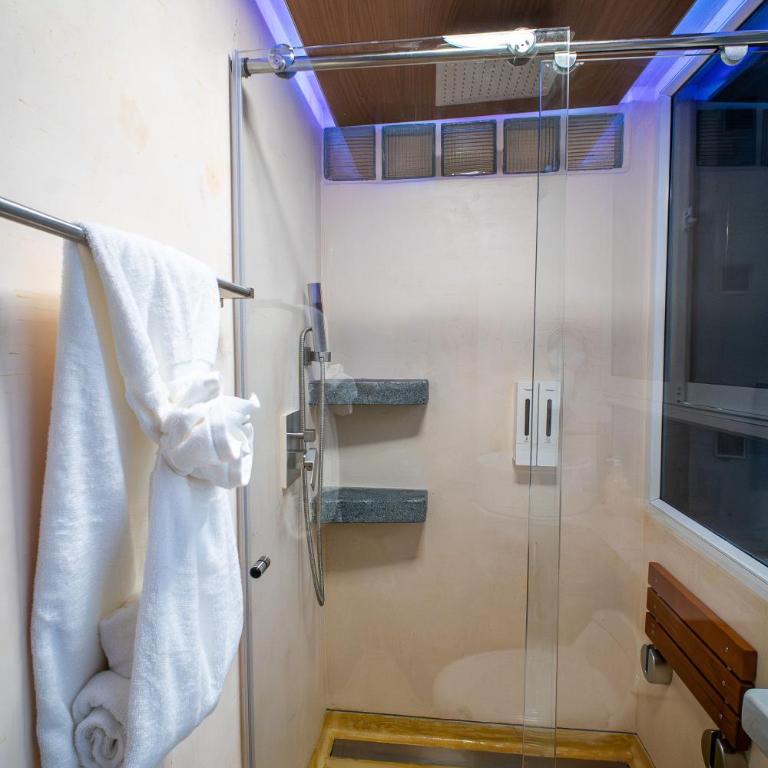 Olas Doradas - Jacuzzi & Sunsets - Two-Bedroom Apartment with Balcony and Sea View - 11
