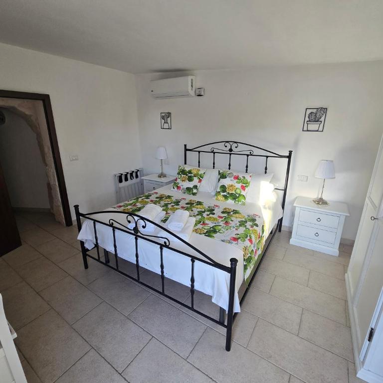 Trullo Olivia con piscina riscaldata, natura e relax - Three-Bedroom House - 35