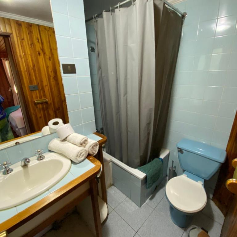Exquisita Cabaña familiar a minutos del Lago Caburgua y Pucón - Three-Bedroom Apartment - 24