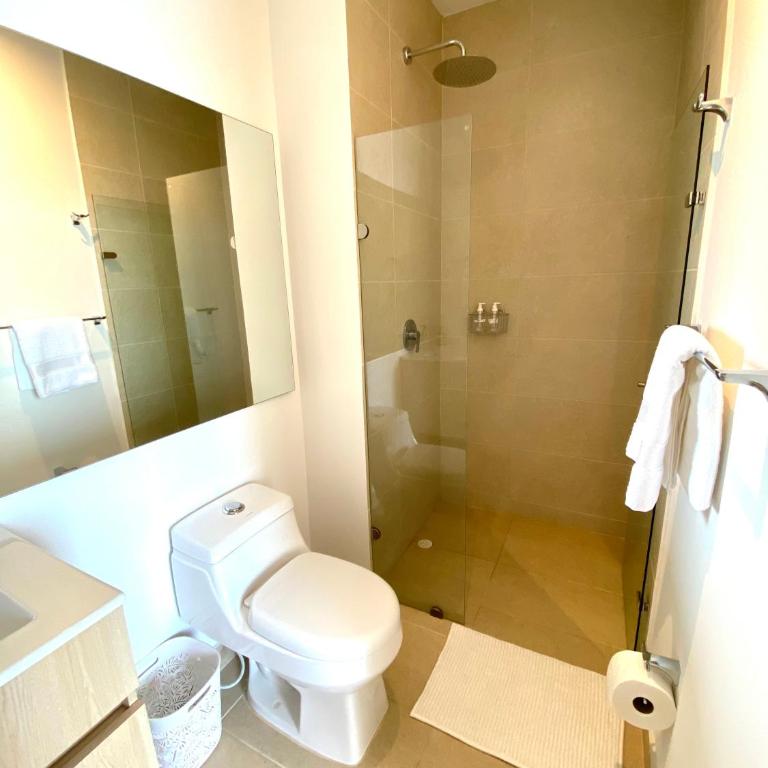 Blue Loft 14th floor with balcony overlooking the ocean and marina, Jacuzzi, Sauna, Turkish bath, swimming pool, gym, spa y bar - One-Bedroom Apartment - 11