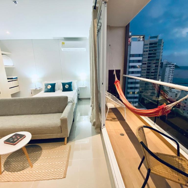 Blue Loft 14th floor with balcony overlooking the ocean and marina, Jacuzzi, Sauna, Turkish bath, swimming pool, gym, spa y bar - One-Bedroom Apartment - 7
