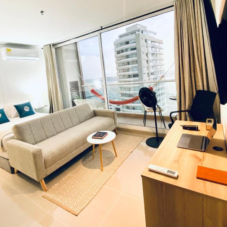 Blue Loft 14th floor with balcony overlooking the ocean and marina, Jacuzzi, Sauna, Turkish bath, swimming pool, gym, spa y bar - One-Bedroom Apartment - 9