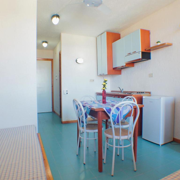 Apartment for 6-people in Olbia with garden - Two-Bedroom Apartment - 4