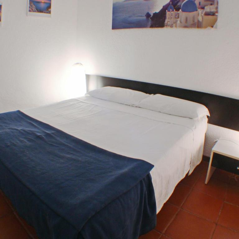 Apartment for 6-people in Olbia with garden - Two-Bedroom Apartment - 8