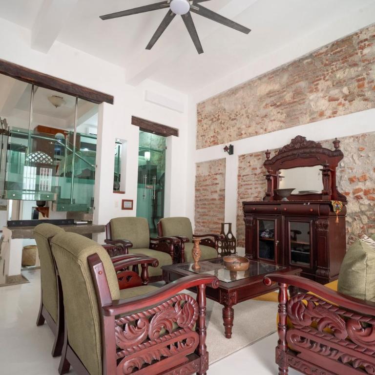 Alma Blanca - Colonial Loft in the Walled City - Two-Bedroom Townhouse - 1