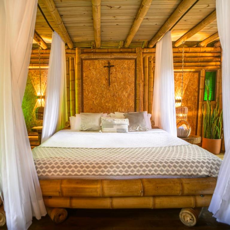 Cabin near the waterfall of love WiFi Jacuzzi - One-Bedroom House - 4