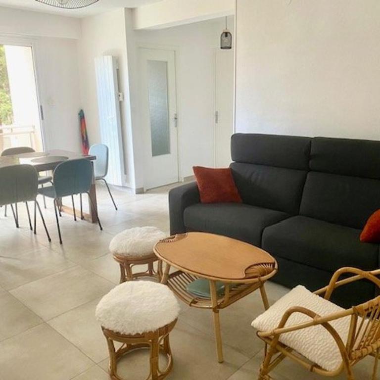 très bel F3 avec balcon - FR-1-703-217 - Appartement - 7