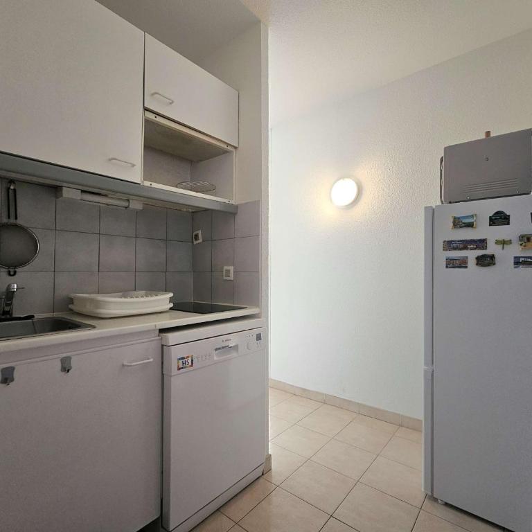 Appartement 2 pièces avec terrasse et piscine à Balaruc-les-Bains - FR-1-553-311 - Apartment - 9