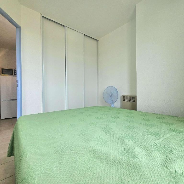 Appartement 2 pièces avec terrasse et piscine à Balaruc-les-Bains - FR-1-553-311 - Apartment - 12