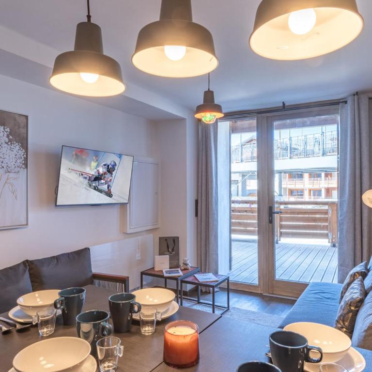 Appartement neuf, proche pistes, retour skis aux pieds, terrasse sud - FR-1-645-90 - Appartement - 1