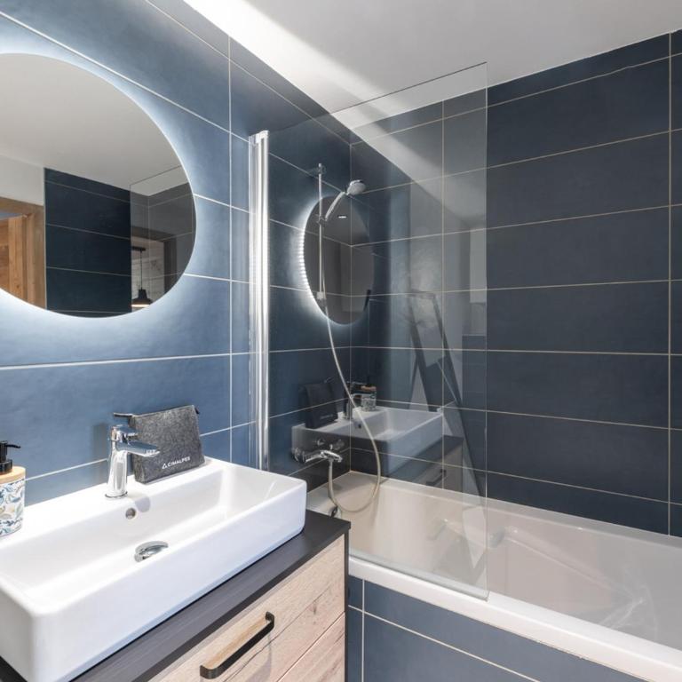 Appartement neuf, proche pistes, retour skis aux pieds, terrasse sud - FR-1-645-90 - Appartement - 12