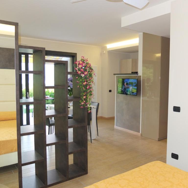 Bella Vita Residence Lake Como by "The House Of Travelers" - Monolocale King Deluxe con Vista Lago - 17