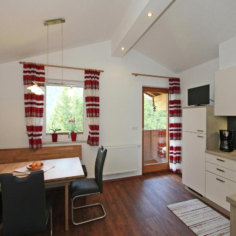 Apartment in Fügenberg near Ski Slopes - Apartment mit 3 Schlafzimmern - 2