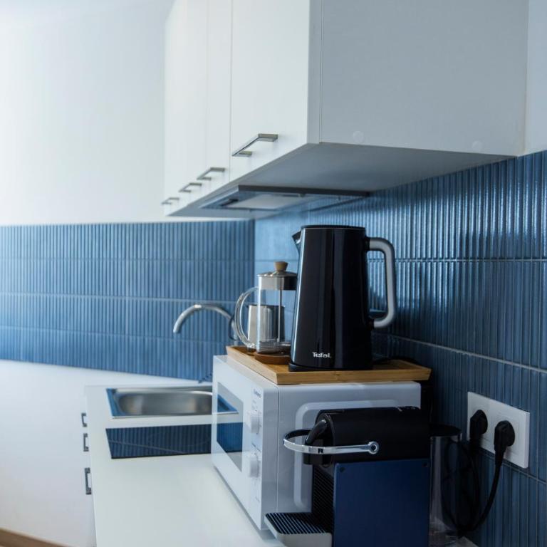 108 - Beachside Renovated 1BR apt 5 min from Beach - One-Bedroom Apartment - 10