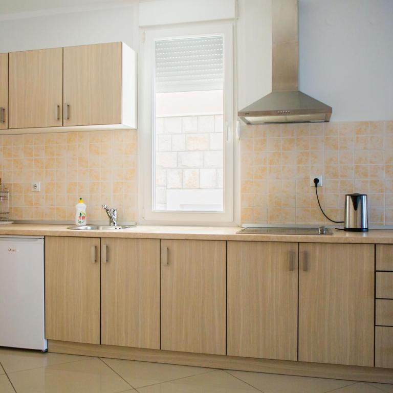 Apartments Riverside - One-Bedroom Apartment with Pool View - 5