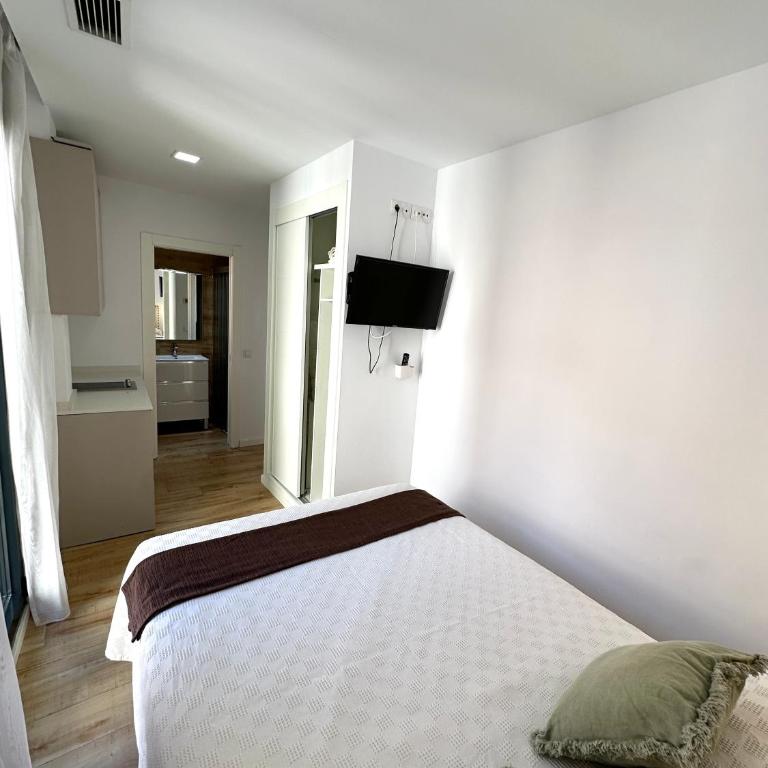 Medina Suites by Medina Living - Three-Bedroom Premium Apartment - 11