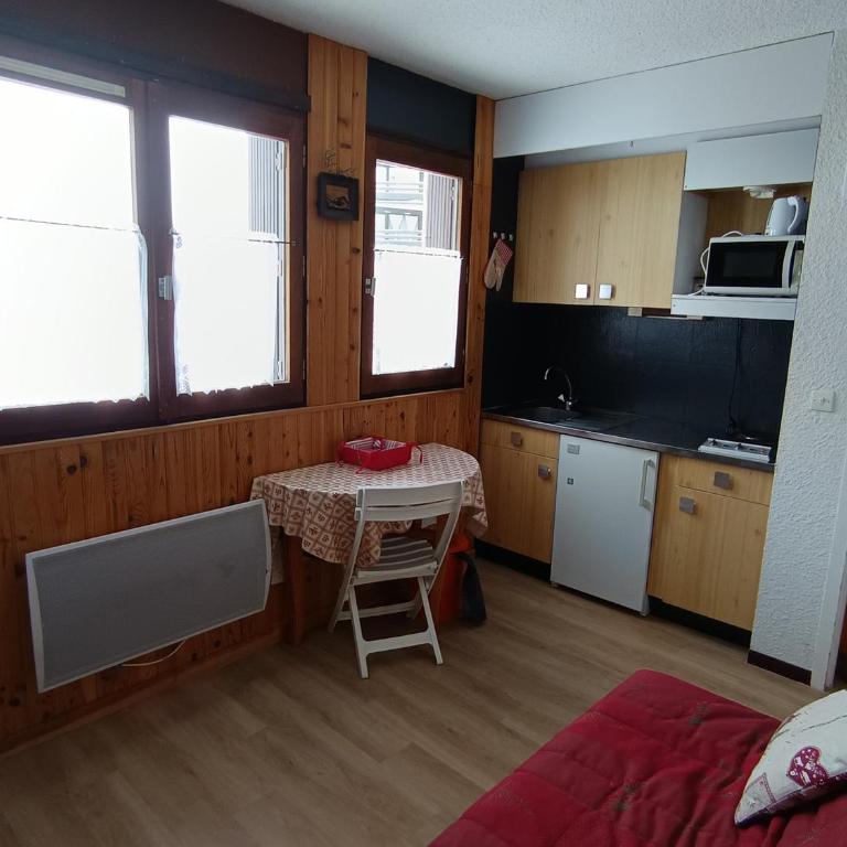 Studio abordable 2 pers, parking, animaux admis - FR-1-445-209 - Monolocale - 5