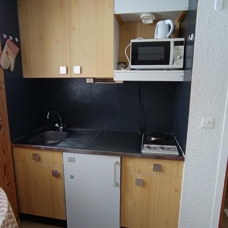 Studio abordable 2 pers, parking, animaux admis - FR-1-445-209 - Monolocale - 9