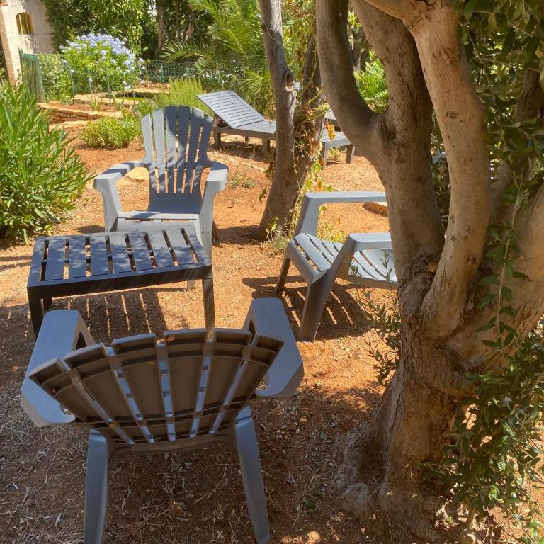 Bandol T3 RDJ Plage 5 mn à pied-Port 10 Mn-Parking - Appartement 2 Chambres - 27