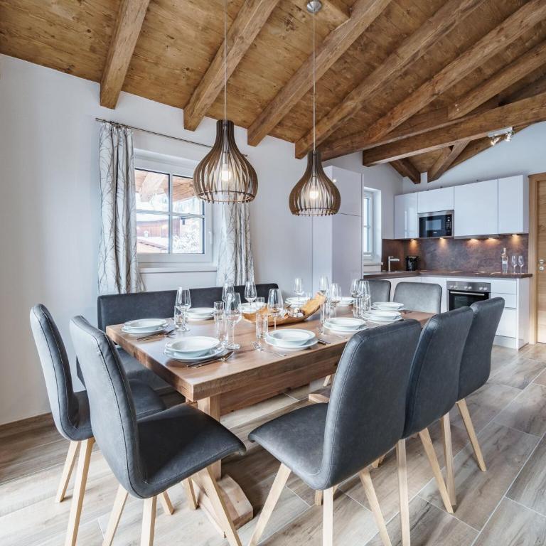 Chalet in Piesendorf near Ski Slopes - Ferienhaus mit 4 Zimmern - 6