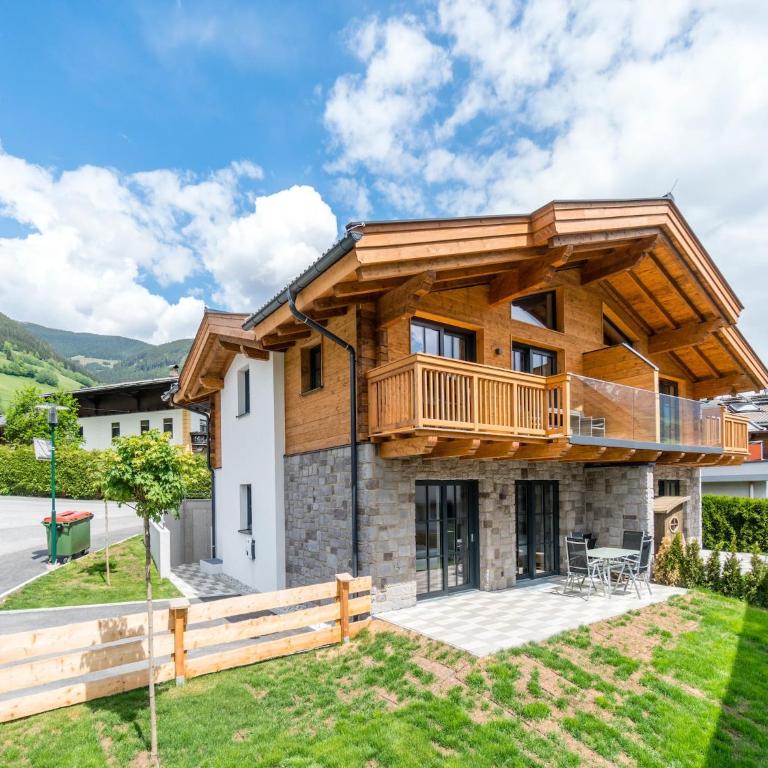 Chalet in Piesendorf near Ski Slopes - Ferienhaus mit 4 Zimmern - 1