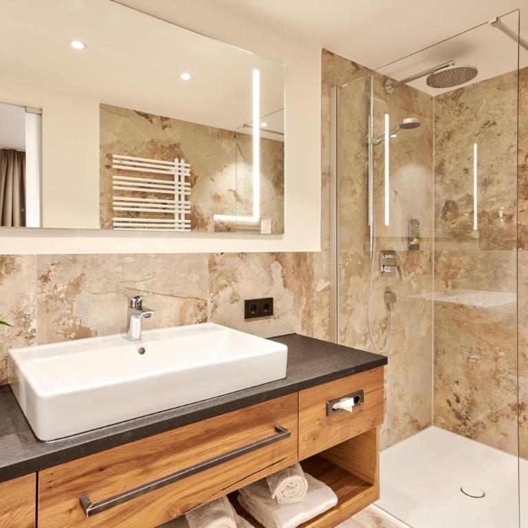 Hotel Gsteig - Suite mit Bergblick - 3