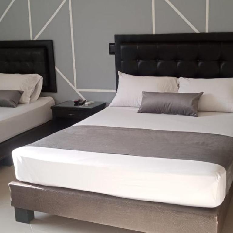 Hotel Villa Real, Medellin,Laureles,Estadio,Turismocolombia-fit - Habitación Triple con baño privado - 5