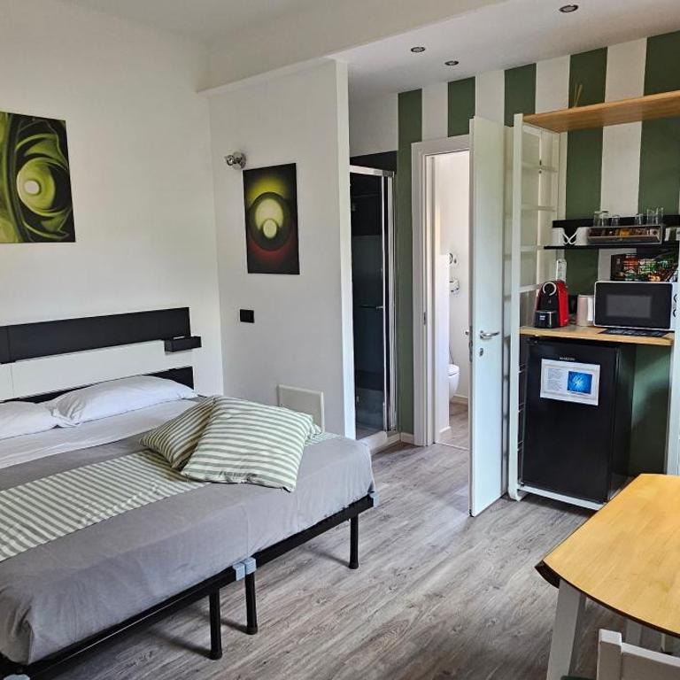 Wagon-lit - Double or Twin Room with Private Bathroom - 6