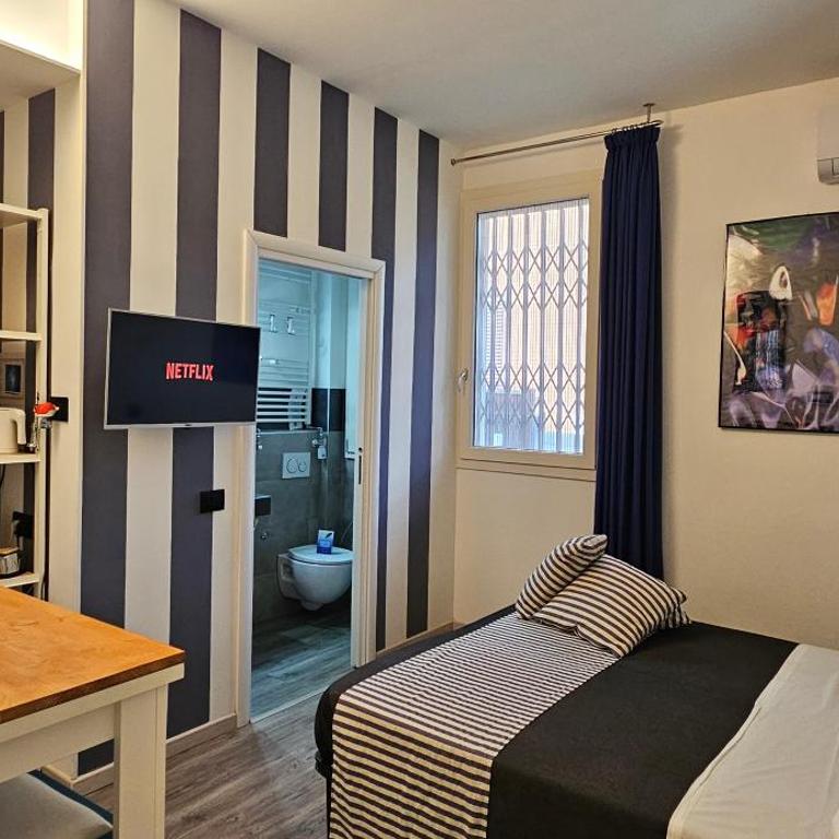 Wagon-lit - Double or Twin Room with Private Bathroom - 7