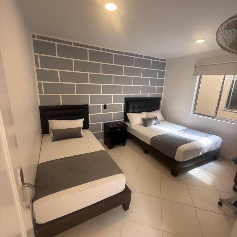 Hotel Villa Real, Medellin,Laureles,Estadio,Turismocolombia-fit - Habitación Triple con baño privado - 4