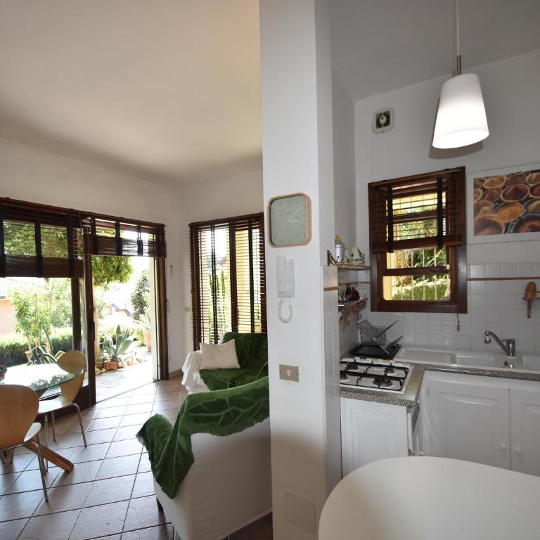 Chalet by Lake Maggiore with Garden Views - Casa Vacanze con 1 Camera da Letto - 7