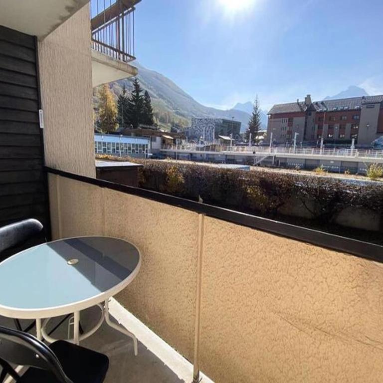 Chalet by Lake Maggiore with Garden Views - Casa Vacanze con 1 Camera da Letto - 13