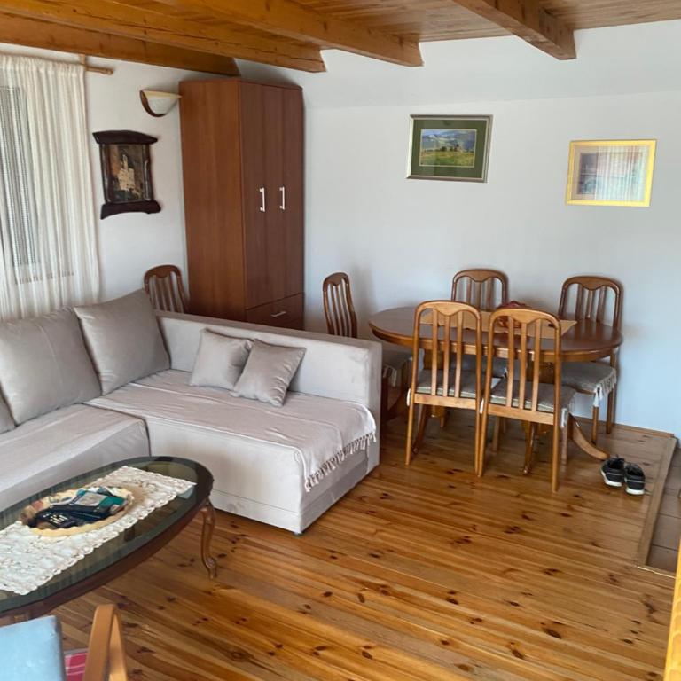 Vista Pitomine - Two-Bedroom Chalet - 5