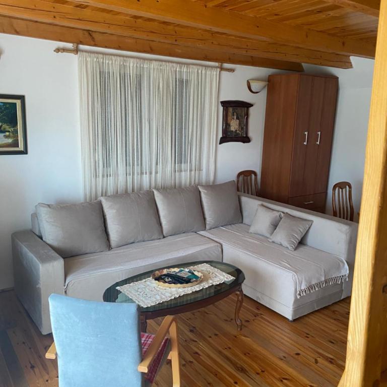 Vista Pitomine - Two-Bedroom Chalet - 2