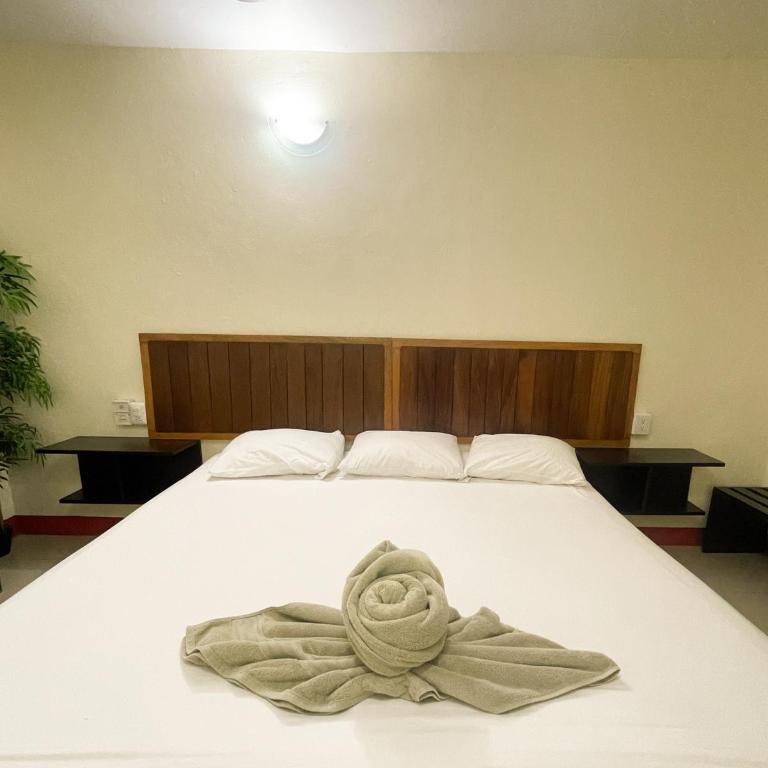 Bacanda Hotel - Habitación con cama extragrande. - 12