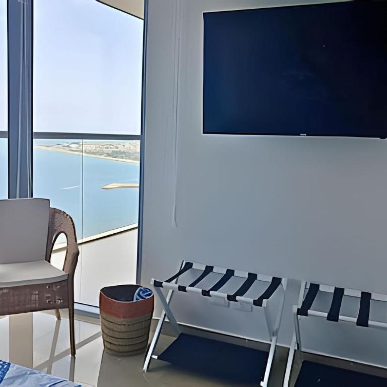 Luxury Escape: Sea, Comfort & Style - One-Bedroom Premium Apartment with Ocean View - 14