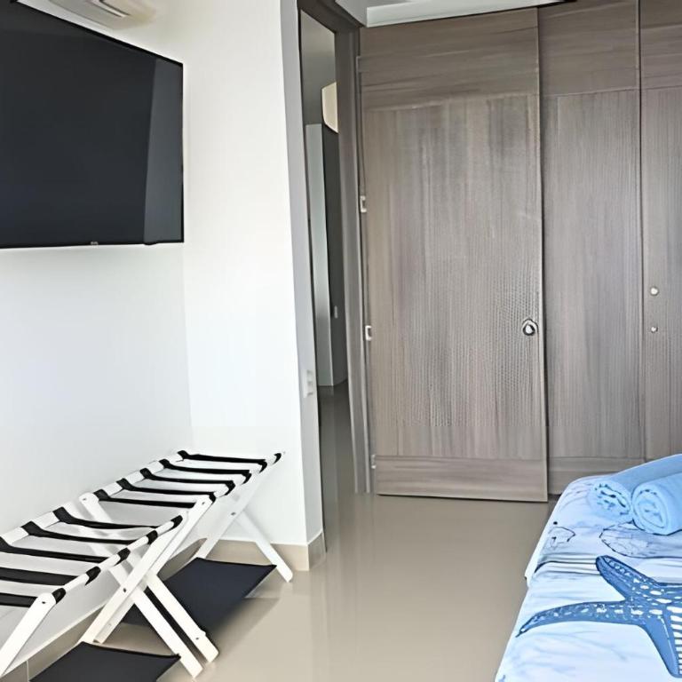 Luxury Escape: Sea, Comfort & Style - One-Bedroom Premium Apartment with Ocean View - 13
