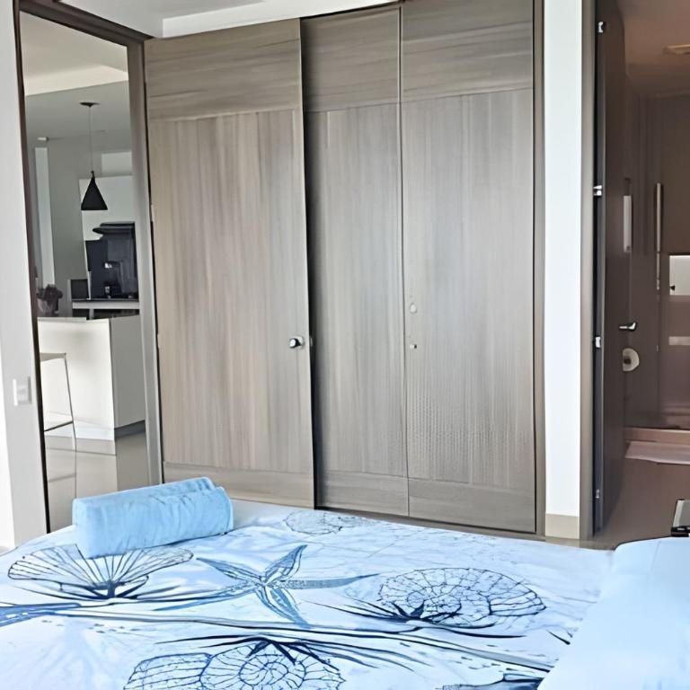 Luxury Escape: Sea, Comfort & Style - One-Bedroom Premium Apartment with Ocean View - 16