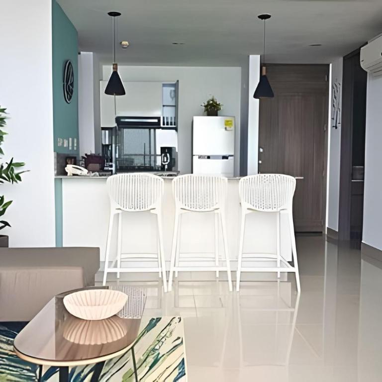 Luxury Escape: Sea, Comfort & Style - One-Bedroom Premium Apartment with Ocean View - 23